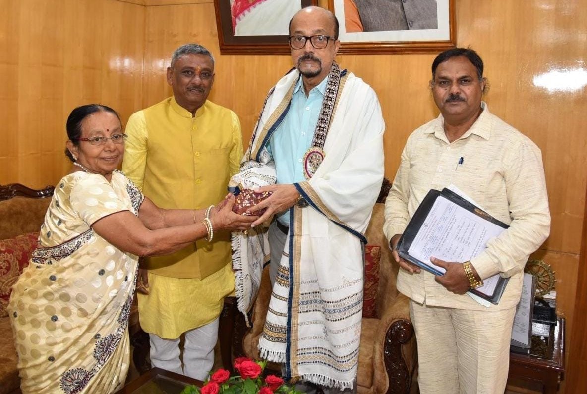 छत्तीसगढ़ राज्य बाल कल्याण परिषद के पदाधिकारियों ने की राज्यपाल से सौजन्य भेंट