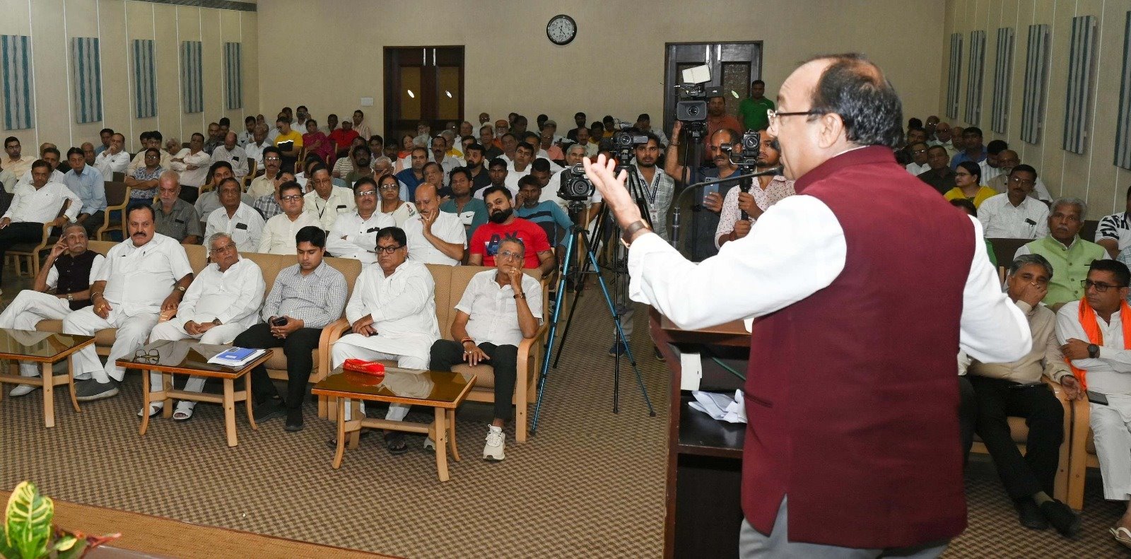 नशामुक्ति अभियान का शुभारंभ&hellip; रायपुर की विभिन्न संस्थाएं मिलकर नशामुक्ति के लिए कर रही काम