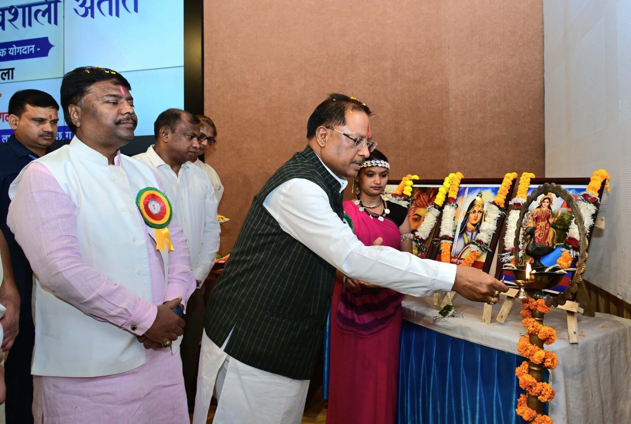 भगवान बिरसा मुण्डा की स्मृति में 15 नवंबर को छत्तीसगढ़ के हर जिले में मनाया जाएगा &rsquo;जनजातीय गौरव दिवस&rsquo; : मुख्यमंत्री विष्णु देव साय