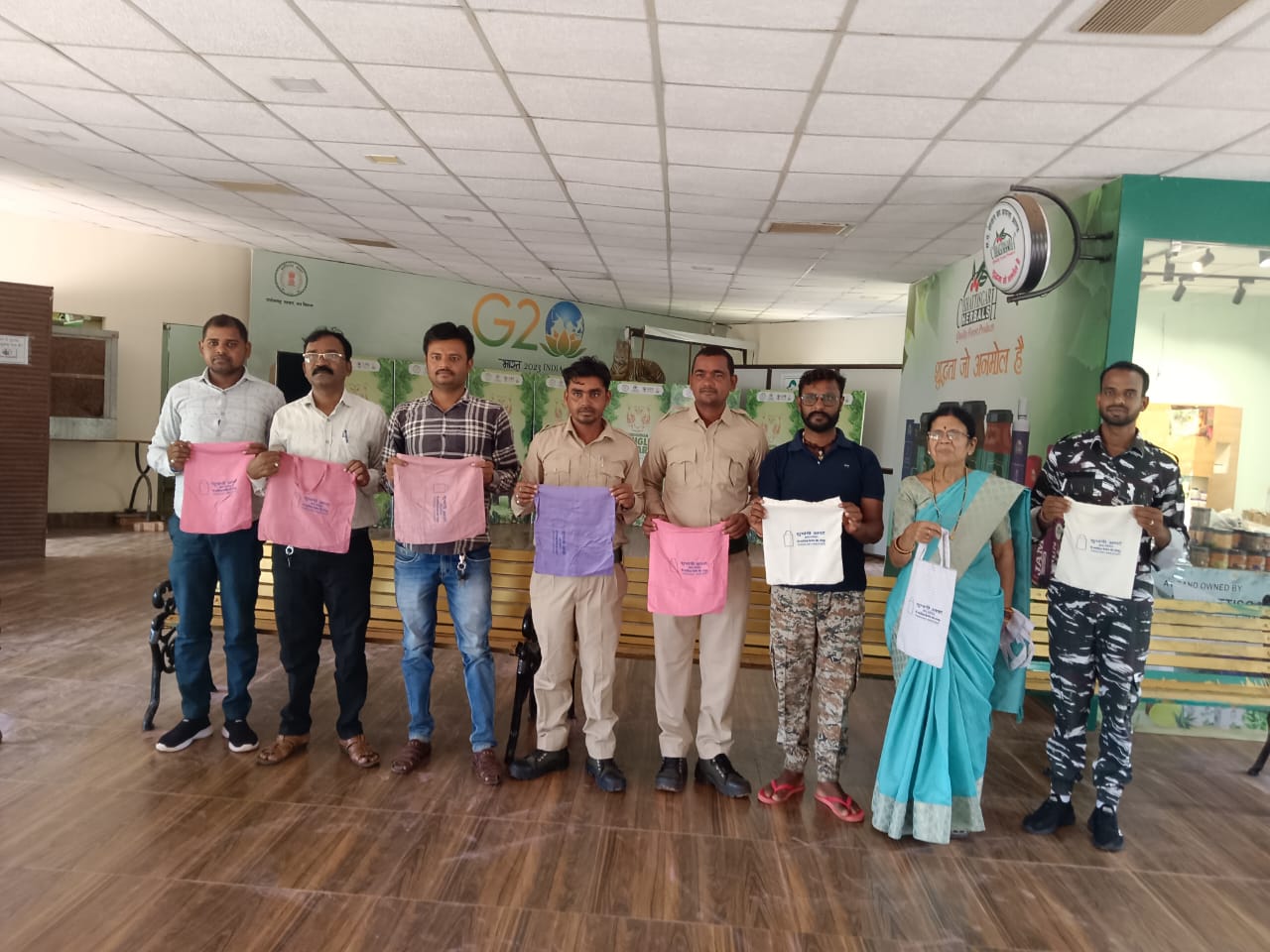 स्वच्छता ही सेवा कार्यक्रम के अंतर्गत नन्दनवन जंगल सफारी हुआ स्वच्छता अभियान का आयोजन 
