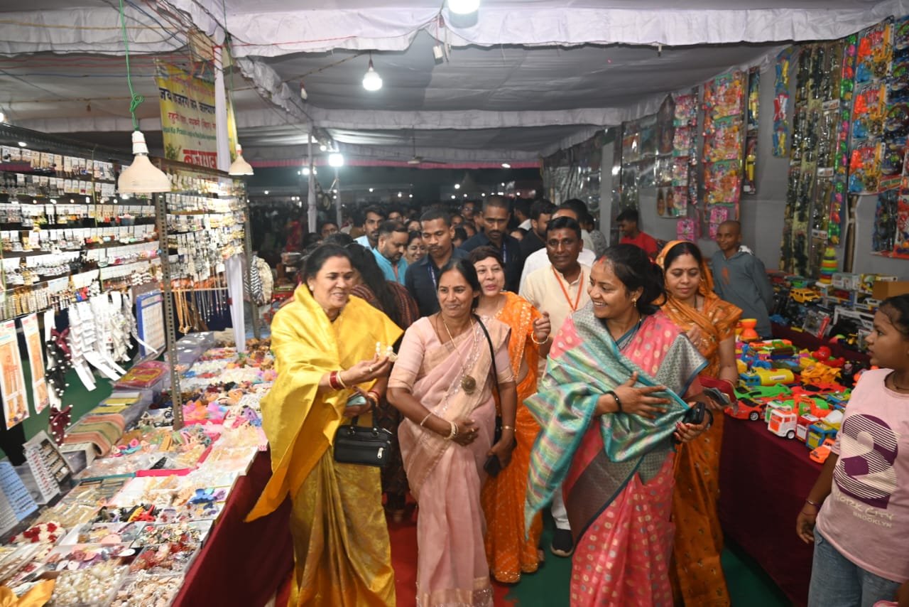  स्वदेशी मेला का उद्देश्य देश को आर्थिक रूप से मजबूत बनाना है - मंत्री लक्ष्मी राजवाड़े