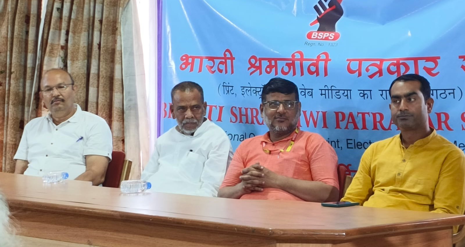  वरिष्ठ पत्रकार गंगेश द्विवेदी बने भारती श्रमजीवी पत्रकार संघ की छत्तीसगढ़ इकाई के नए प्रदेश अध्यक्ष