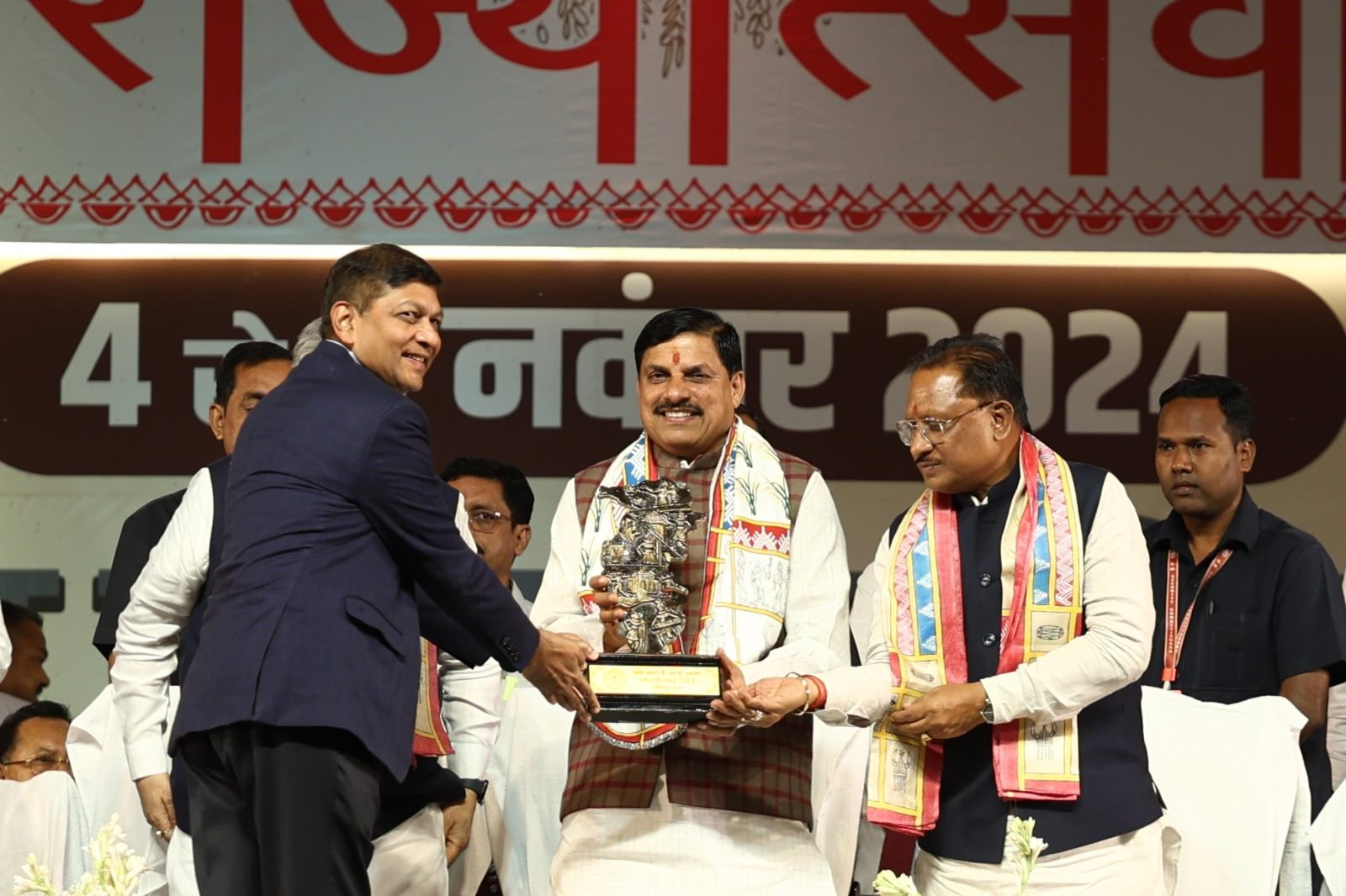  छत्तीसगढ़ और मध्यप्रदेश में डबल इंजन की सरकारें तेजी से कर रही विकास: डॉ. मोहन यादव
