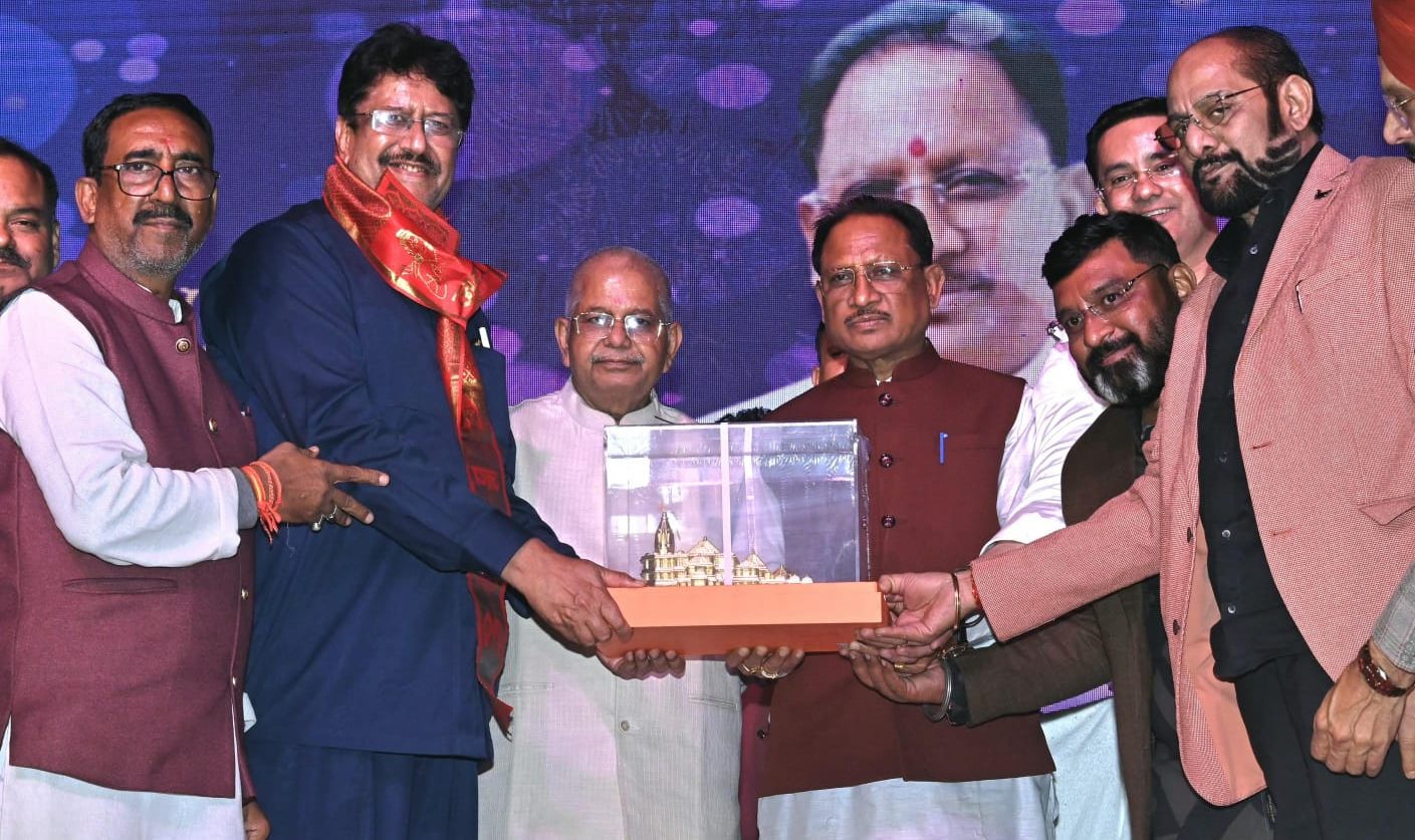  छत्तीसगढ़ सीमेंट ट्रांसपोर्ट वेलफेयर एसोसिएशन के दीपावली मिलन में शामिल हुए सीएम