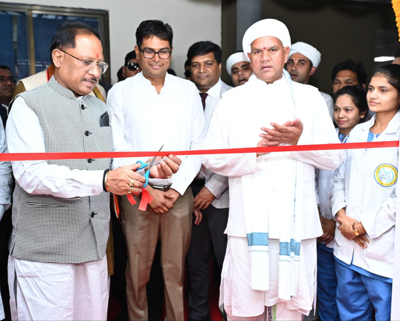मुख्यमंत्री विष्णु देव साय ने रावतपुरा सरकार इंस्टीट्यूट ऑफ मेडिकल साइंसेस के नवीन भवन का किया लोकार्पण