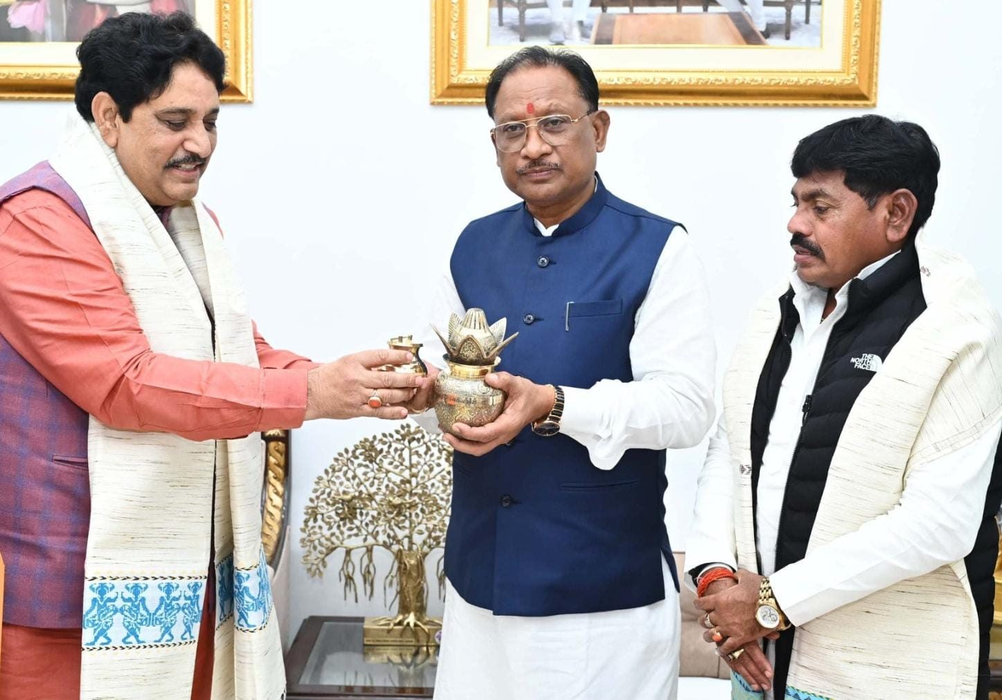योगी आदित्यनाथ ने साय के लिए भेजा महाकुंभ में शामिल होने का आमंत्रण