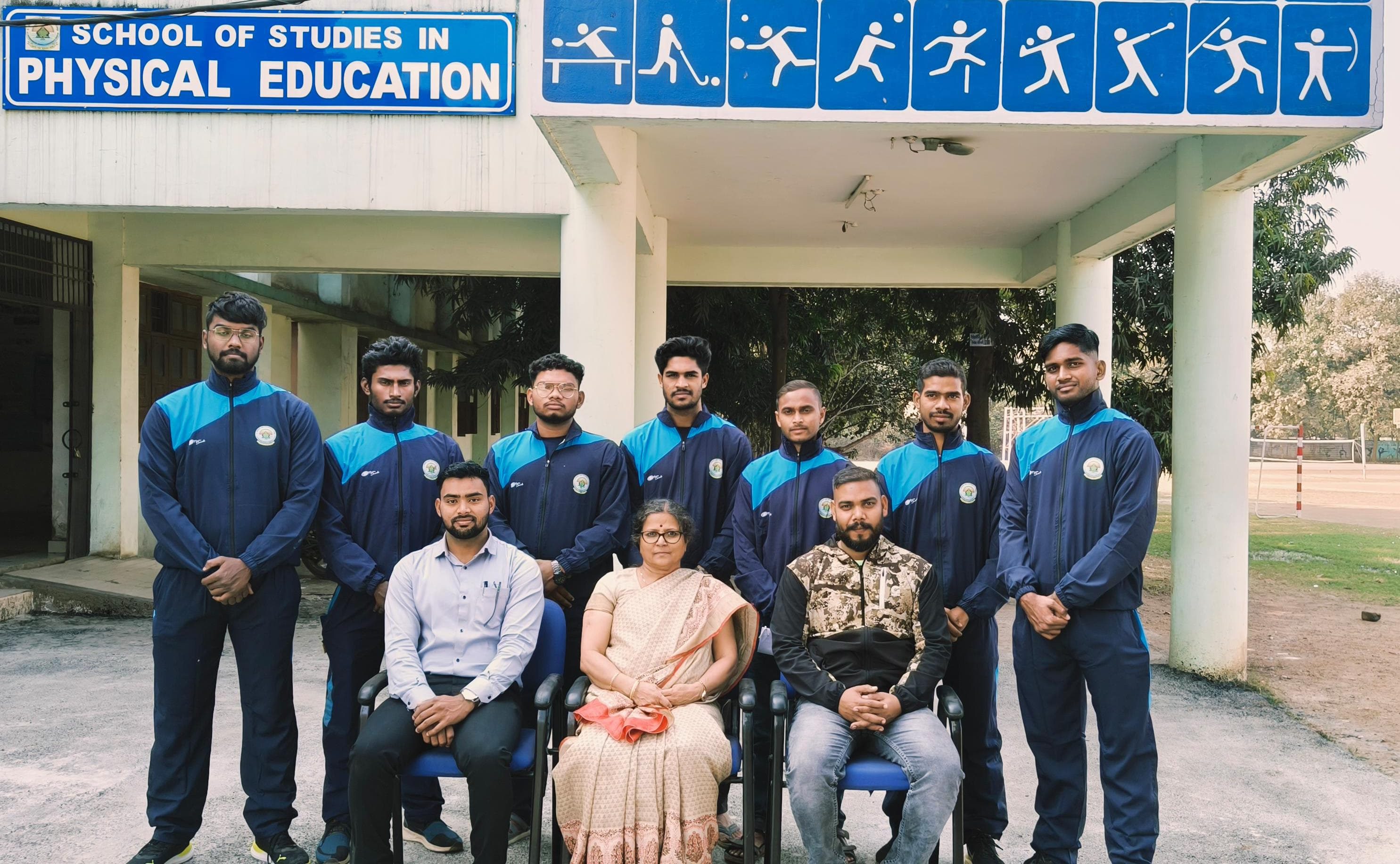 पुरुष बॉक्सिंग टीम ऑल इंडिया इंटर यूनिवर्सिटी प्रतियोगिता के लिए रवाना