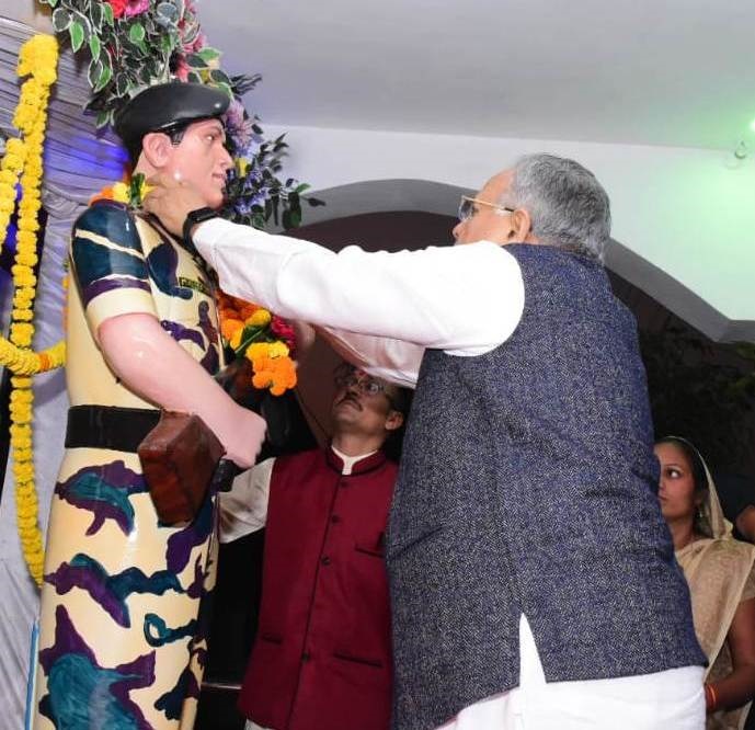 विधानसभा अध्यक्ष ने शहीद स्वर्गीय मुकेश शोरी की प्रतिमा का किया अनावरण