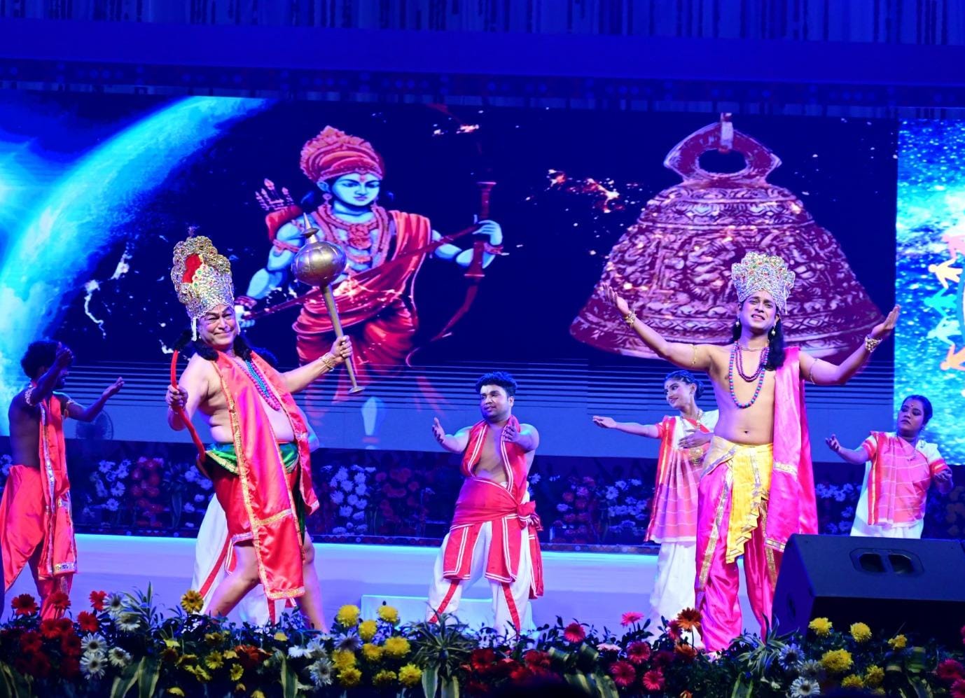 युवा महोत्सवः युवा कलाकारों ने बिखेरी सांस्कृतिक छटा... आज &lsquo;सुपर 30 फेम&rsquo; आनंद कुमार के साथ युवाओं का संवाद