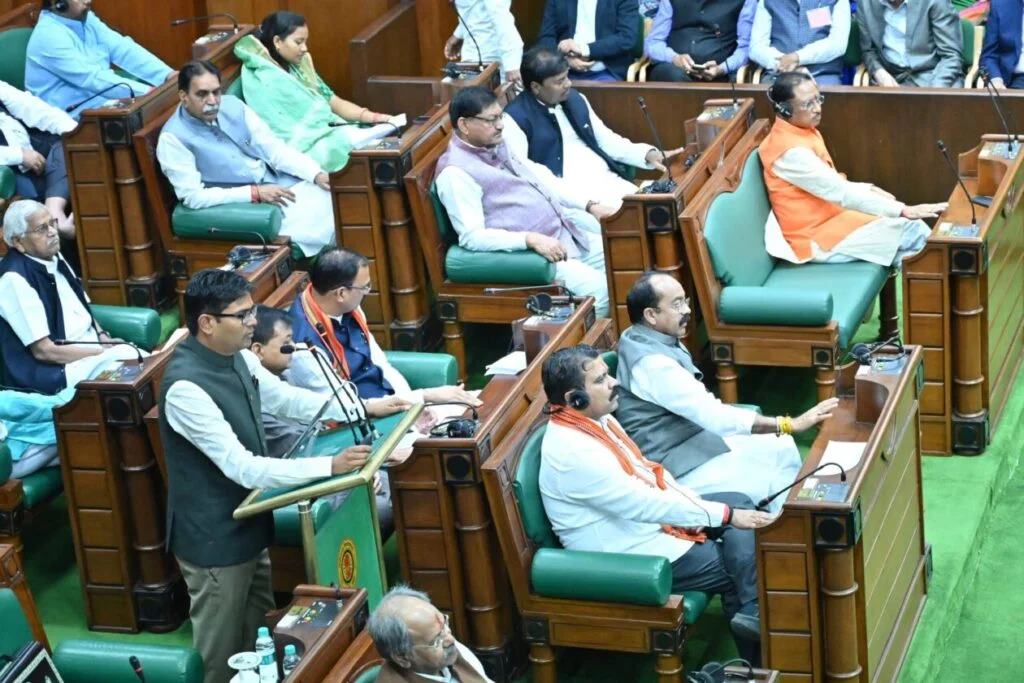 विधानसभा: बिना जल स्रोत के ही 653 गांवों में बन गयी टंकी, बिछ गयी पाइप लाइन