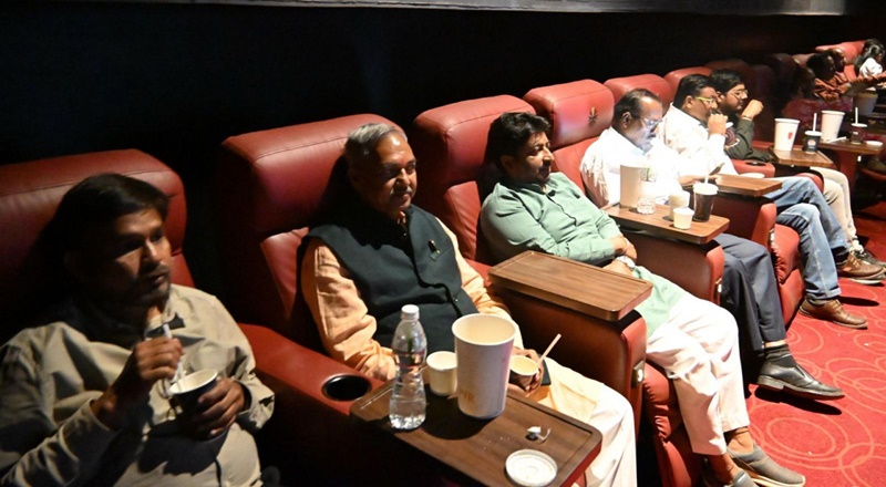 छावा फिल्म का स्कूली बच्चों ने लिया आनंद : छत्तीसगढ़ योग आयोग के अध्यक्ष ने की सराहना