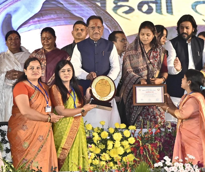 महिला सशक्तिकरण के प्रति हमारी सरकार पूरी तरह प्रतिबद्ध : मुख्यमंत्री विष्णु देव साय