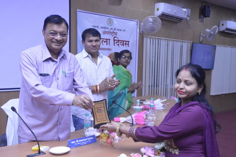 प्रदेश सरकार के प्रयासों से हो रहा है महिला सशक्तिकरण उद्योग मंत्री लखन लाल देवांगन