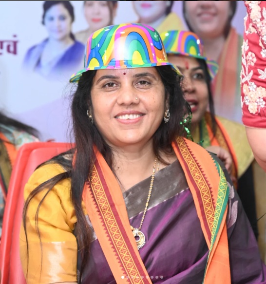 नगरवासियों को महापौर मीनल चौबे ने : होलिका दहन और होली पर्व की शुभकामनायें दी 