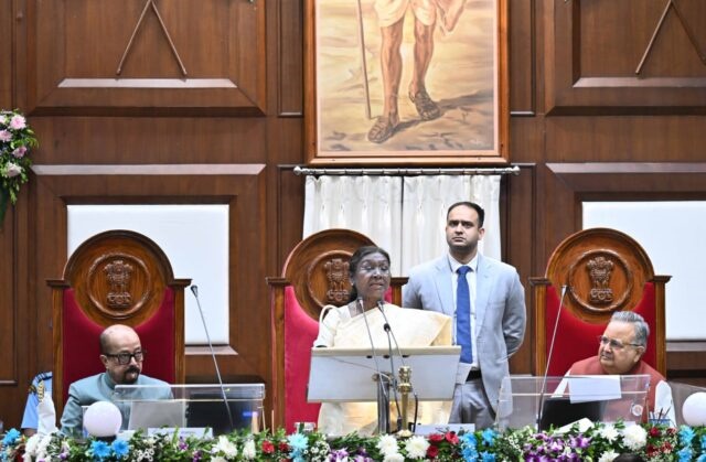 राष्ट्रपति मुर्मू छत्तीसगढ़ विधानसभा में आयोजित रजत जयंती कार्यक्रम में हुईं शामिल 