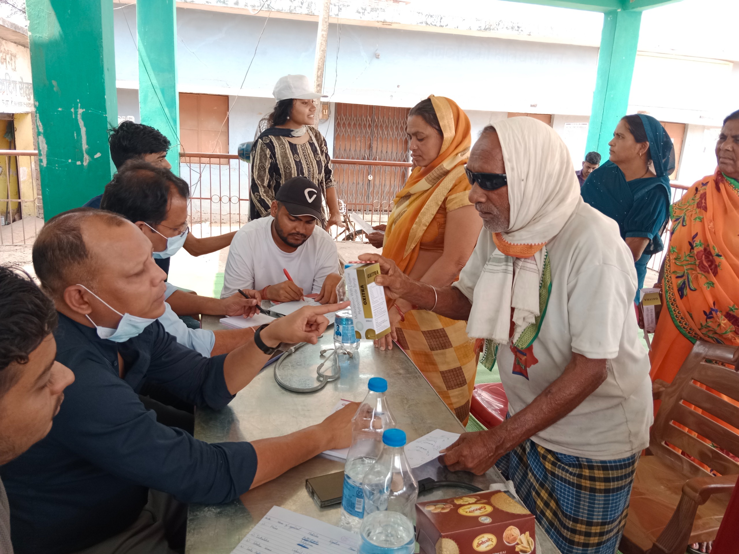 एनआईटी की टीम ने किया नरदहा गांव में स्वास्थ्य शिविर का आयोजन