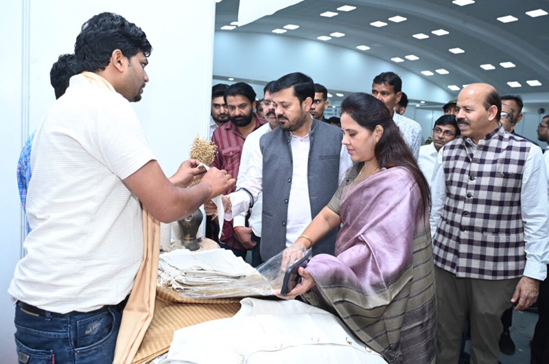 तीन दिवसीय कृषक उत्पाद मेला सह प्रदर्शनी का स्वदेशी मेले की तर्ज पर शुभारंभ