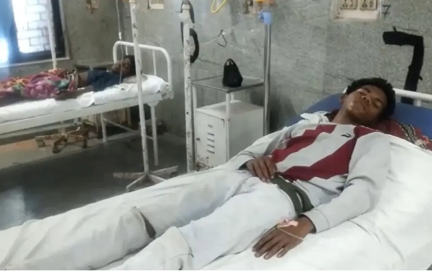 डीजे की आवाज से गिरा मकान का छज्जा, 5 लोग घायल, 3 की हालत गंभीर