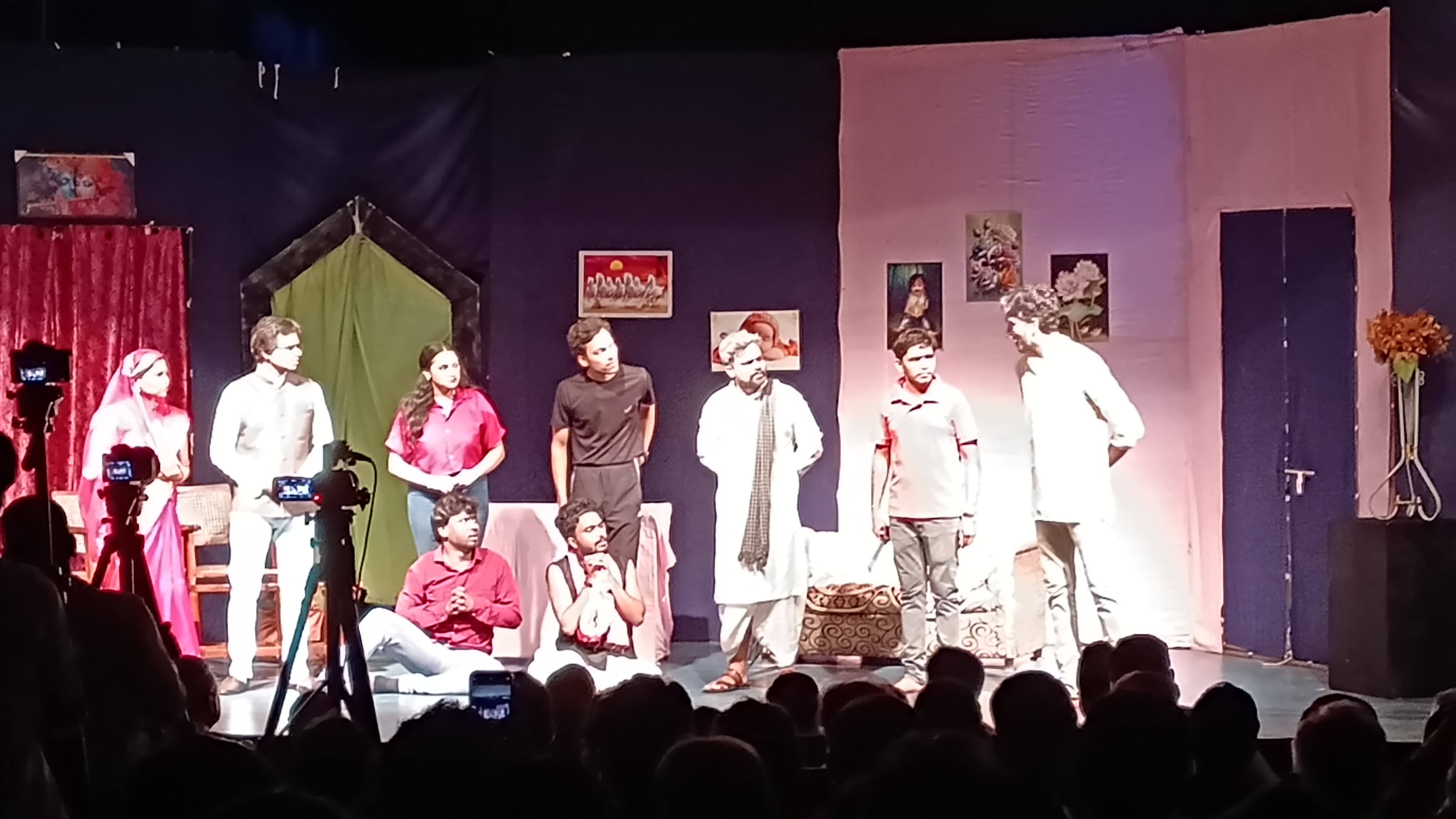  "पेइंग गेस्ट" में नजर आया मध्यमवर्गीय परिवार के जीवन का संघर्ष