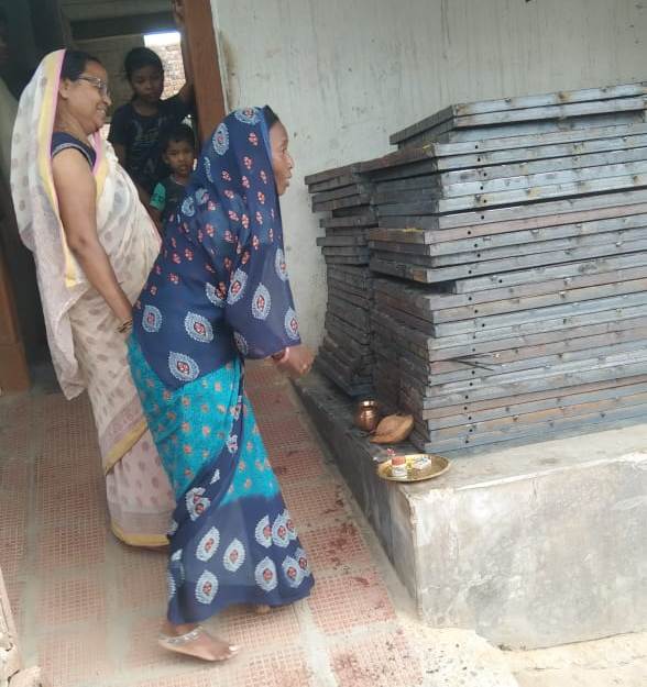 रायपुर : प्रधानमंत्री आवास योजना बनी ग्रामीण महिला समूहों की आजीविका का आधार