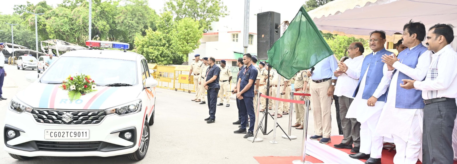 मुख्यमंत्री ने परिवहन सुरक्षा बेड़े में शामिल 48 वाहनों को झंडी दिखाकर किया रवाना