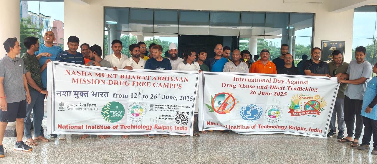  एनआईटी रायपुर में नशा विरोधी रैली का आयोजन, छात्रों ने दिए जागरूकता के संदेश