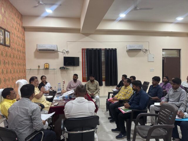 दक्षिण विधायक सुनील सोनी निगम जोन 6 कार्यालय पहुँचे, कार्यों के पूर्ण नहीं होने पर नाराजगी व्यक्त की