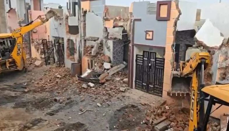 रायपुर में अवैध कब्जों पर बुलडोजर: 16 मकान ढहाए,10 एकड़ भूमि कब्जा मुक्त...