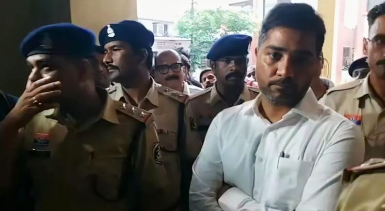 पूर्व मुख्यमंत्री बघेल के बेटे चैतन्य बघेल को झटका