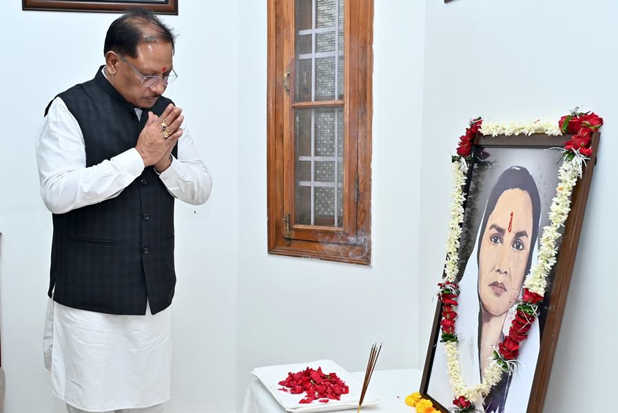 मुख्यमंत्री साय ने मिनीमाता की पुण्यतिथि पर उनके योगदान को किया नमन