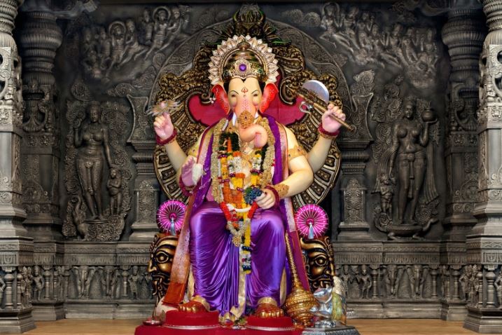 रायपुर में विराजित होंगे आज मनमोहक और आकर्षक गणेश जी,भक्तों को मिलेगा भव्य प्रतिमाओं का दर्शन