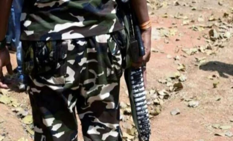 सीआरपीएफ जवान ने की आत्महत्या  सर्विस रायफल से खुद को गोली मारी