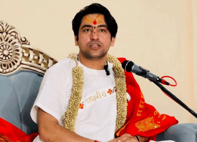 पांच दिवसीय कथा में शामिल हुए पं. धीरेंद्र शास्त्री, धर्मांतरण पर जताई कड़ी आपत्ति