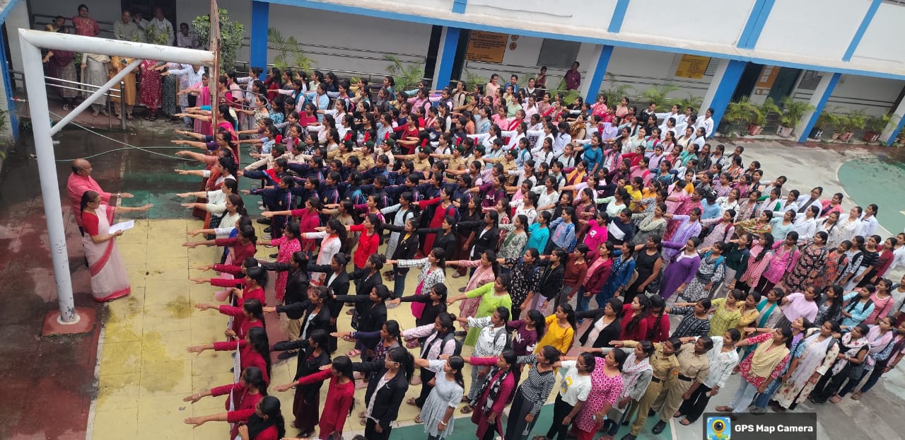 डॉ राधाबाई शासकीय नवीन कन्या कालेज की छात्राओं ने ली एकता की शपथ