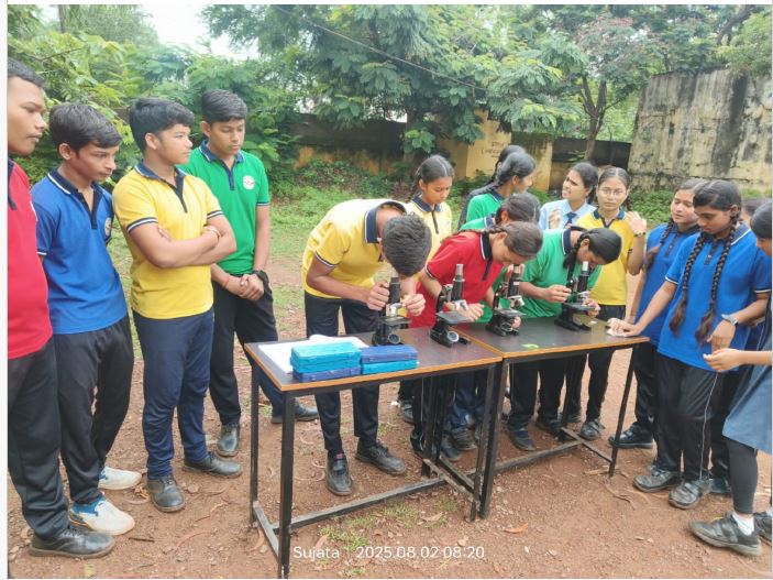 पी.एम. स्वामी आत्मानंद शासकीय अंग्रेजी माध्यम विद्यालय अभनपुर -सफलता की नई पहचान