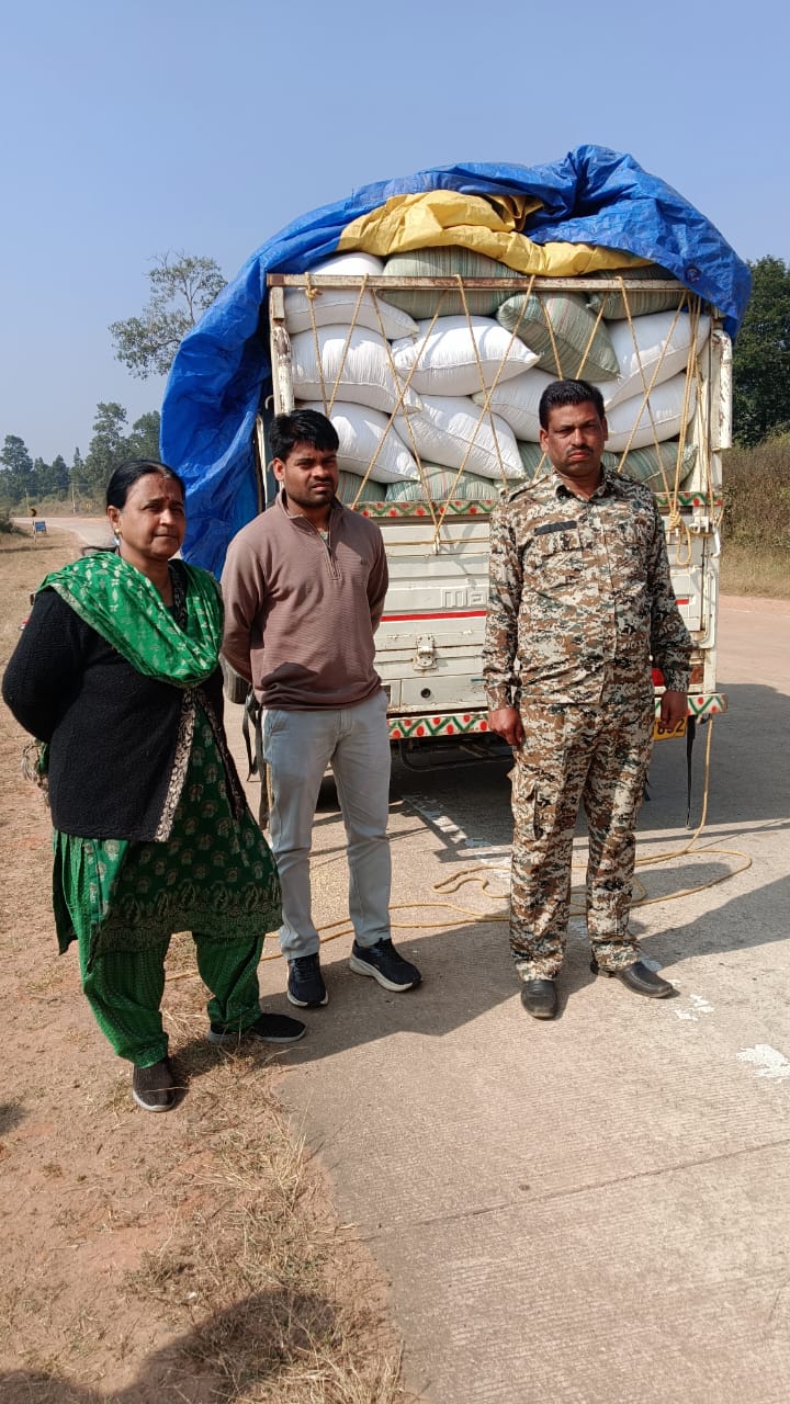 राजस्व टीम ने साईंटागर बैरियर के पास 60 बोरी अवैध धान परिवहन करते किया जब्त  akya  कमेंट  ईमेल  प्रिंट  English