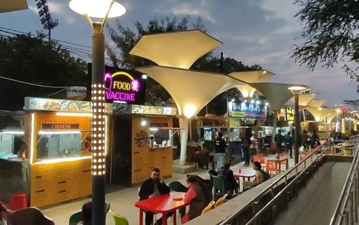 चौपाटी की शिफ्टिंग पर लगा ब्रेक, रेलवे ने दुकानदारों को नोटिस किया जारी