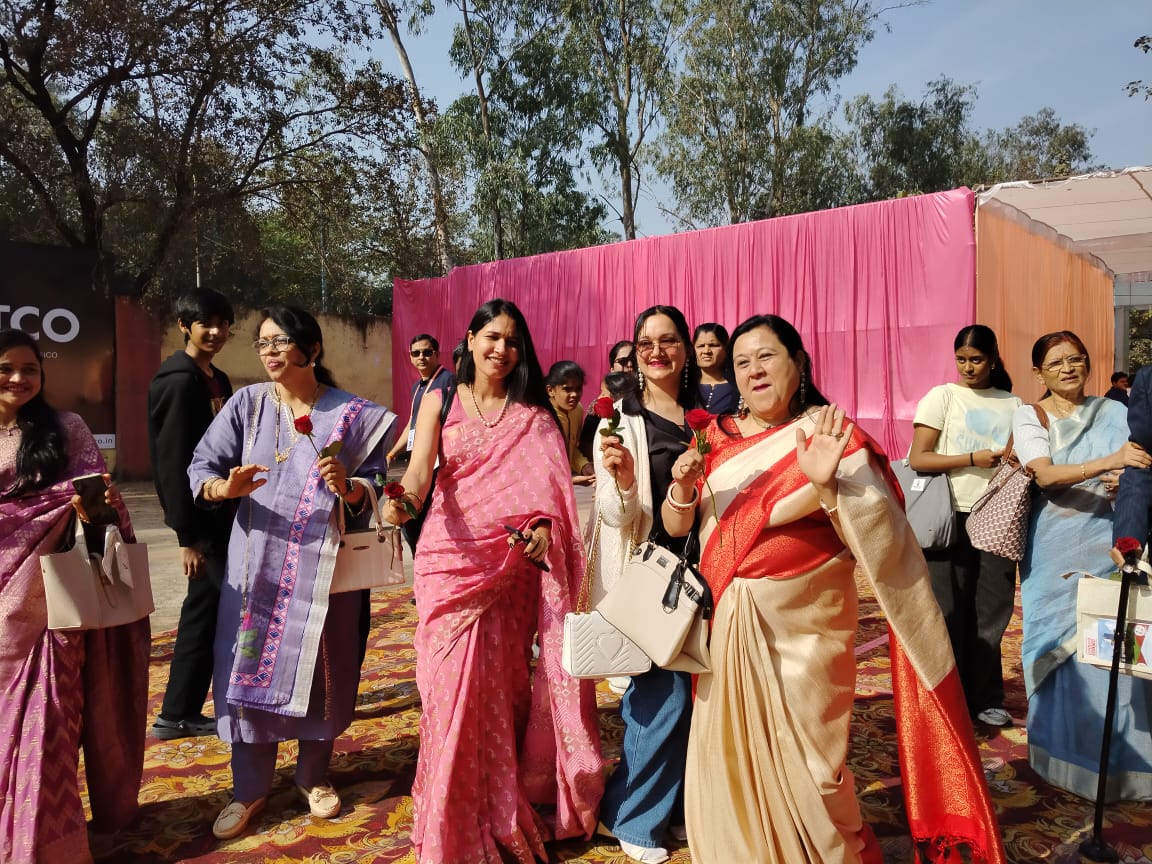 एलुमनी मीट.... 65, 75, 85 और 2000 बैच के पूर्व छात्र पहुंचे... पुराने दिनों को किया याद