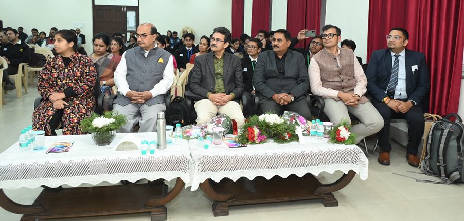 मानवतावादी डिजाइन शिखर सम्मेलन 2026  में नैतिकता, मानवता और जलवायु परिवर्तन पर विमर्श