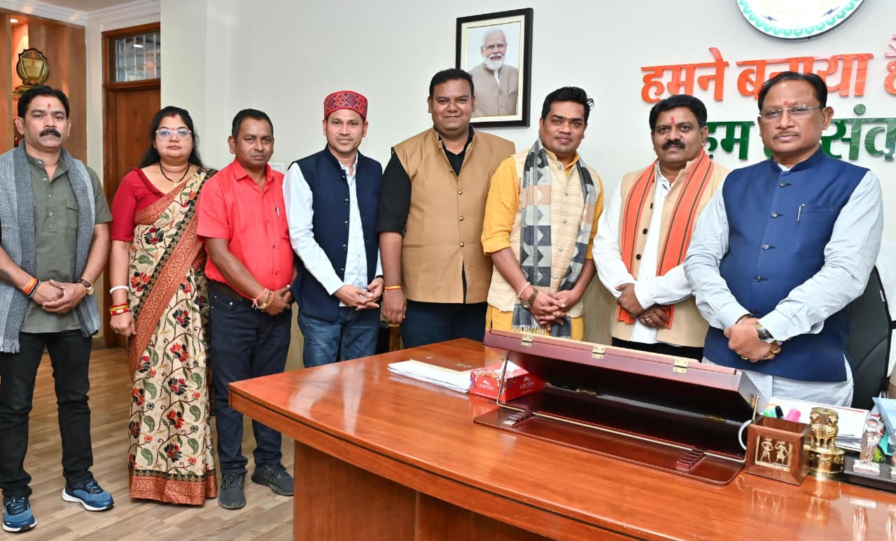 रायपुर प्रेस क्लब के नवनिर्वाचित पदाधिकारियों ने मुख्यमंत्री विष्णु देव साय से की सौजन्य मुलाकात