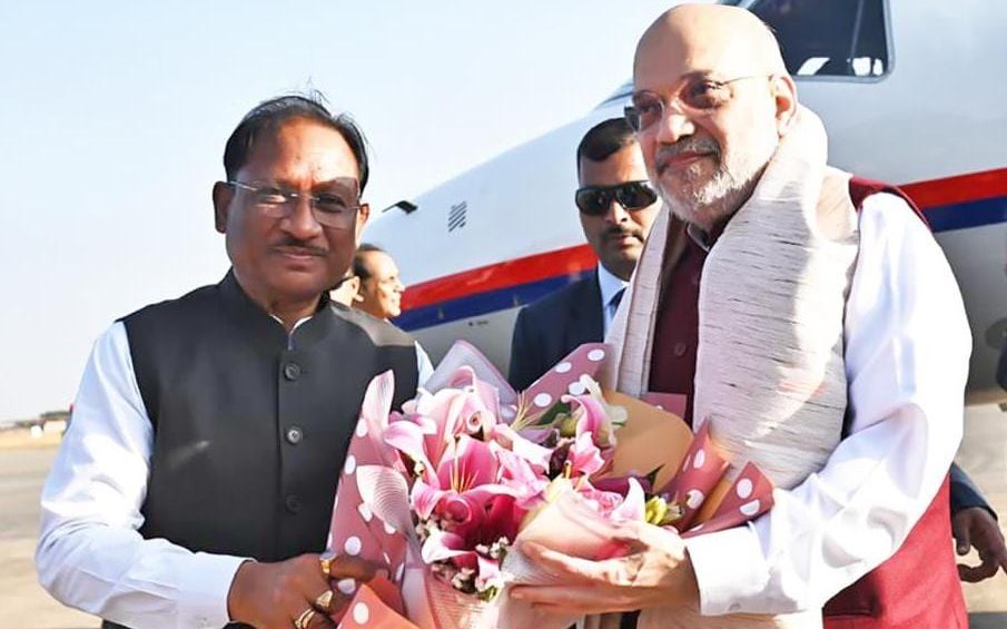 तीन दिवसीय दौरे पर रायपुर पहुंचे शाह.... सीएम साय ने किया आत्मीय स्वागत