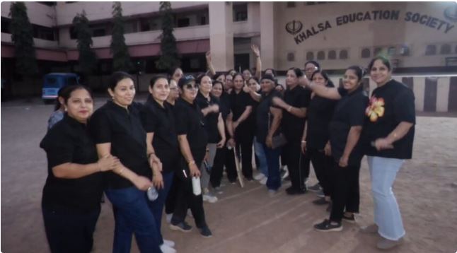 55 की उम्र और बचपन की मस्ती: रायपुर के खालसा स्कूल में बुजुर्गों ने जी ली अपनी पुरानी यादें, लेडीज़ विंग की अनोखी पहल