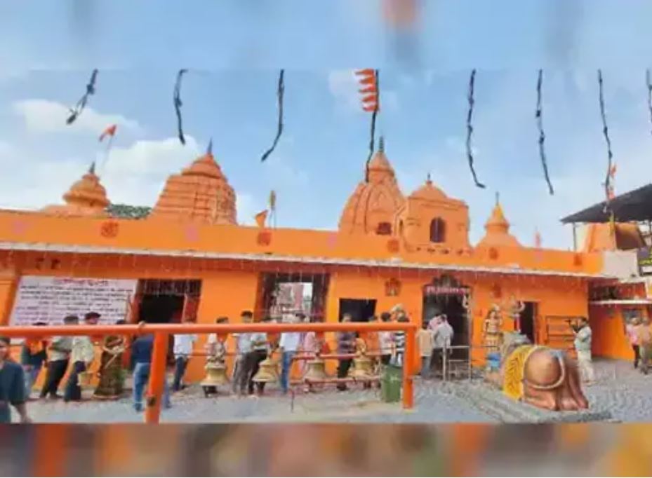 महादेव घाट में मंदिर दर्शन कर रही महिला की गोल्ड चेन चोरी