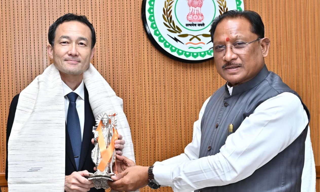 मुख्यमंत्री साय से जापान दूतावास के राजनीतिक मामलों के मंत्री आबे नोरिआकि ने की मुलाकात