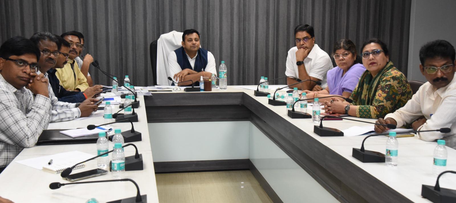 जनसंपर्क का कार्य जिम्मेदारी का, इसे गंभीरता से लें... परिणाम के अनुरूप होगा हर अधिकारी के कार्य का मूल्यांकन