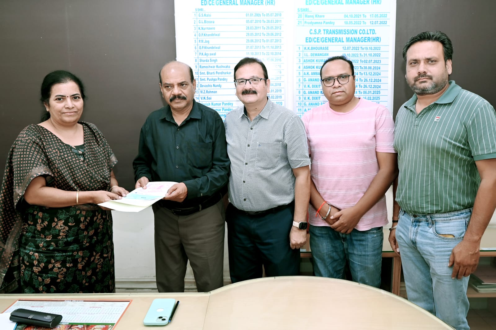 ट्रांसमिशन कंपनी और ओरिएंटल इंश्योरेंस कंपनी  के बीच सामूहिक दुर्घटना बीमा पर अनुबंध