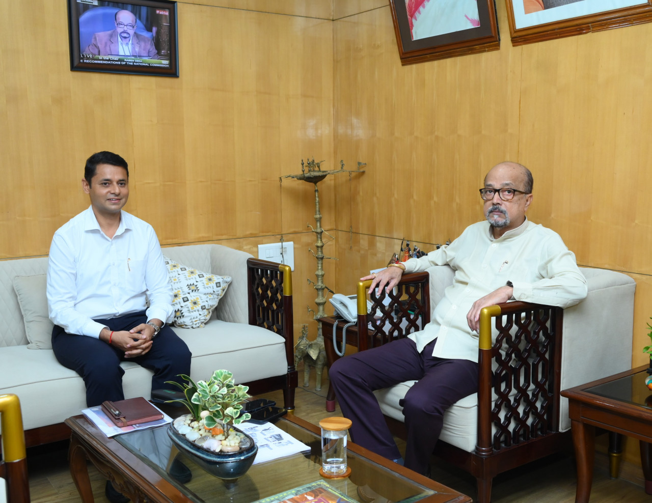 &rsquo;राज्यपाल डेका ने पर्यटन स्थलों का विकास एवं सुविधाएं बढ़ाने के दिए निर्देश&rsquo;