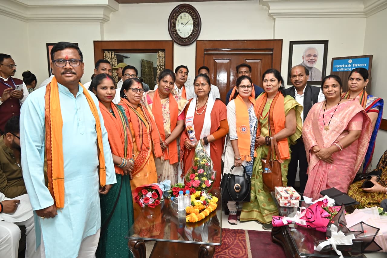  राष्ट्रीय पिछड़ा वर्ग आयोग अध्यक्ष साध्वी निरंजन ज्योति ने पिछड़ा वर्ग समाजों के प्रतिनिधियों से की मुलाकात, जानी समस्याएं