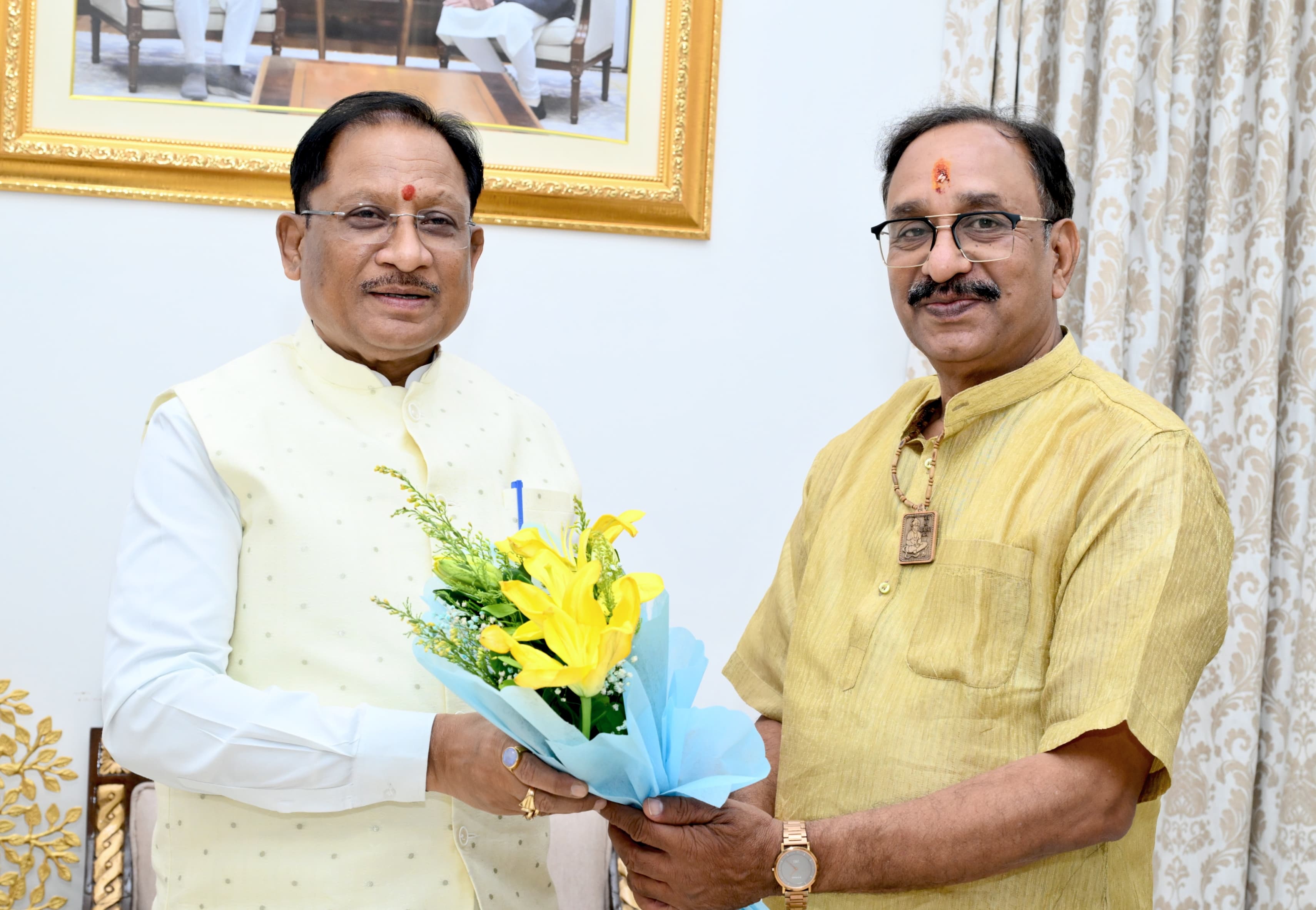 मुख्यमंत्री से छत्तीसगढ़ योग आयोग के नवनियुक्त अध्यक्ष संजय अग्रवाल ने की मुलाकात