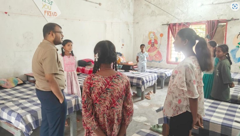 छात्रावासों में लापरवाही पर सख्त कार्रवाई, भृत्य और अधीक्षक निलंबित